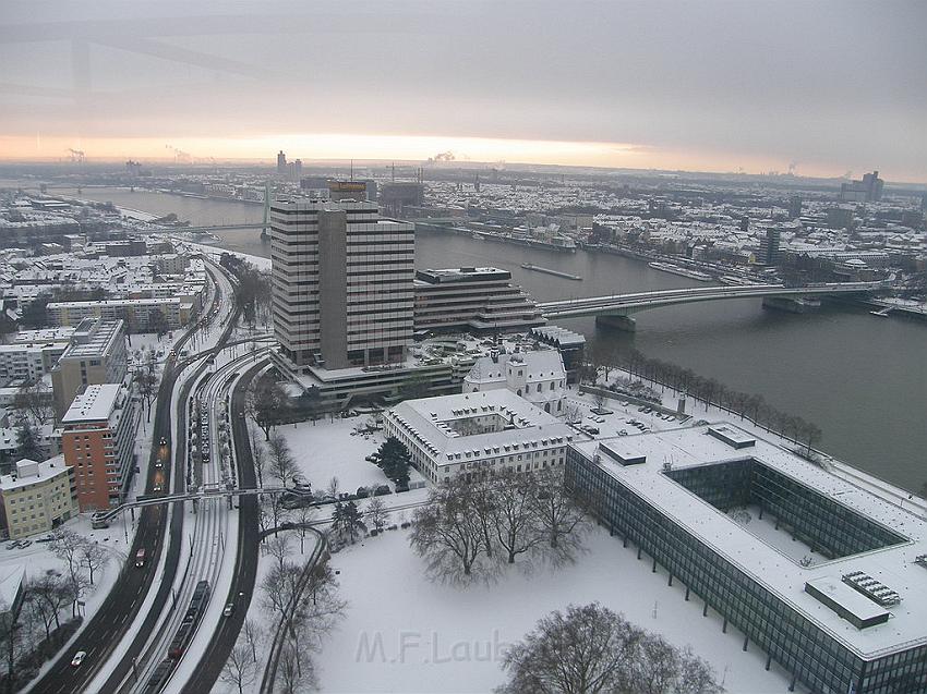 Koeln bei Schnee P300.JPG